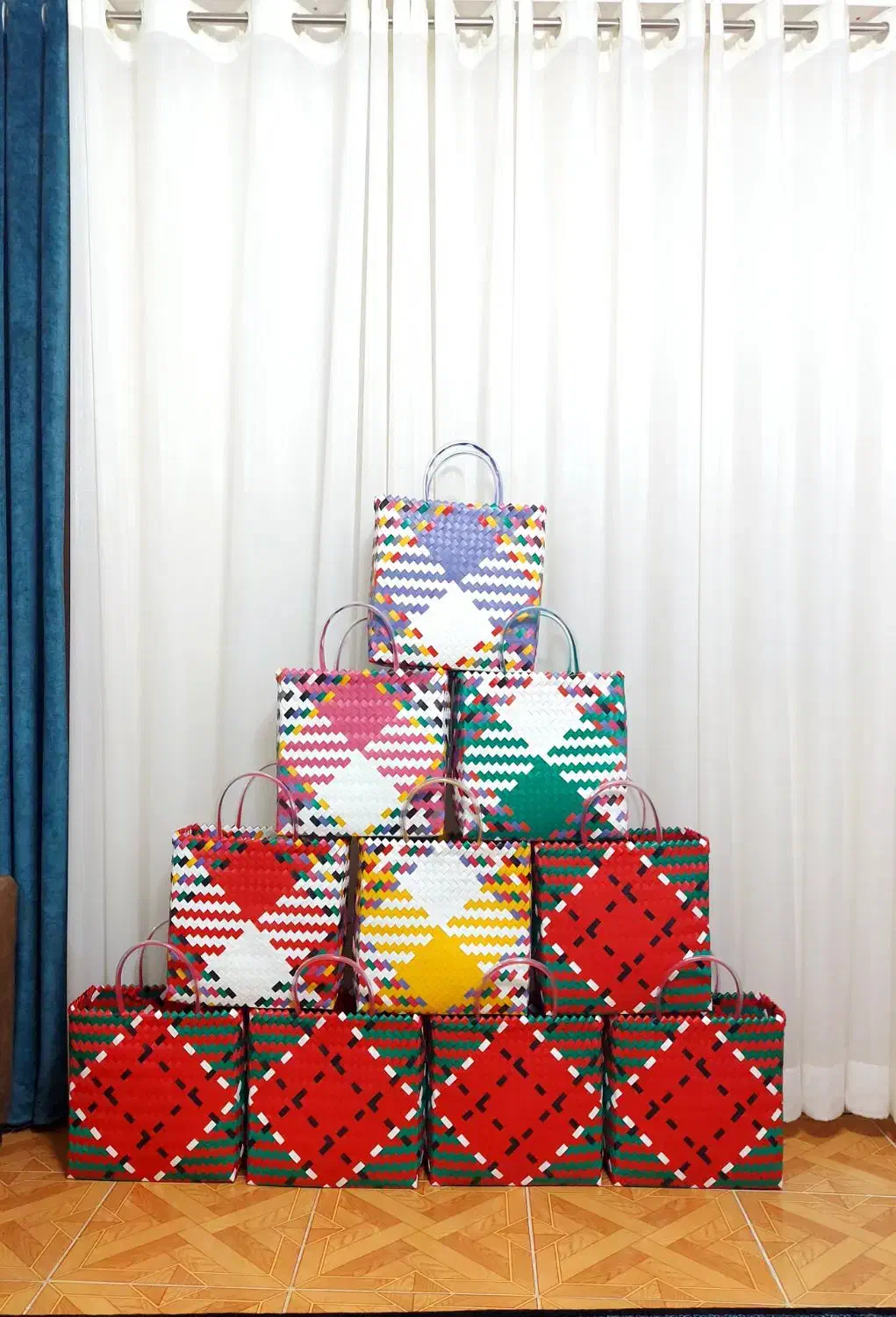 ساک کجراه|کیف، کفش، کمربند|لاهیجان, طالقانی|دیوار