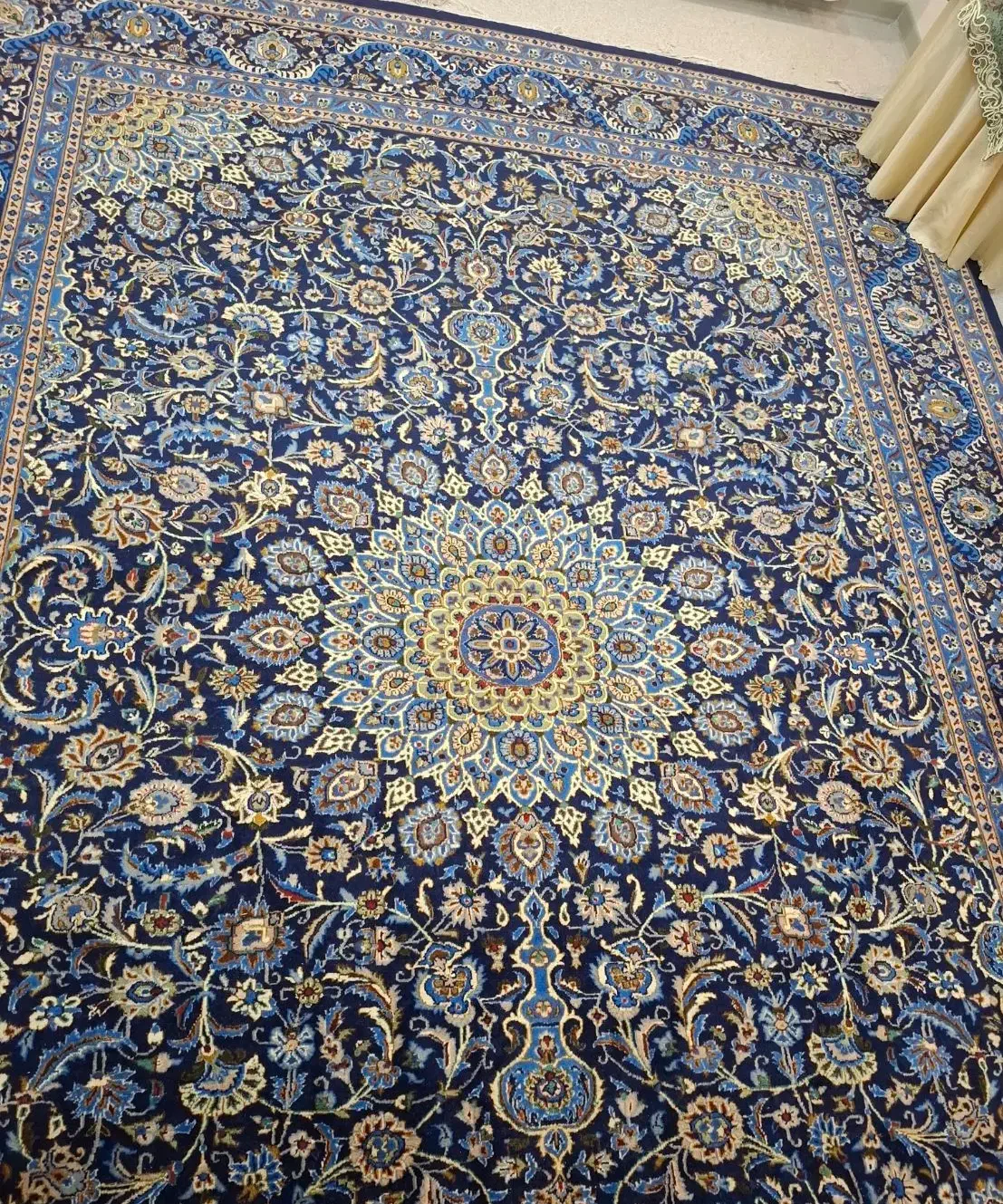 یک جفت فرش دست بافت ۱۲متری .رنگ سورمه ای خوش نقشه|فرش|قزوین, |دیوار