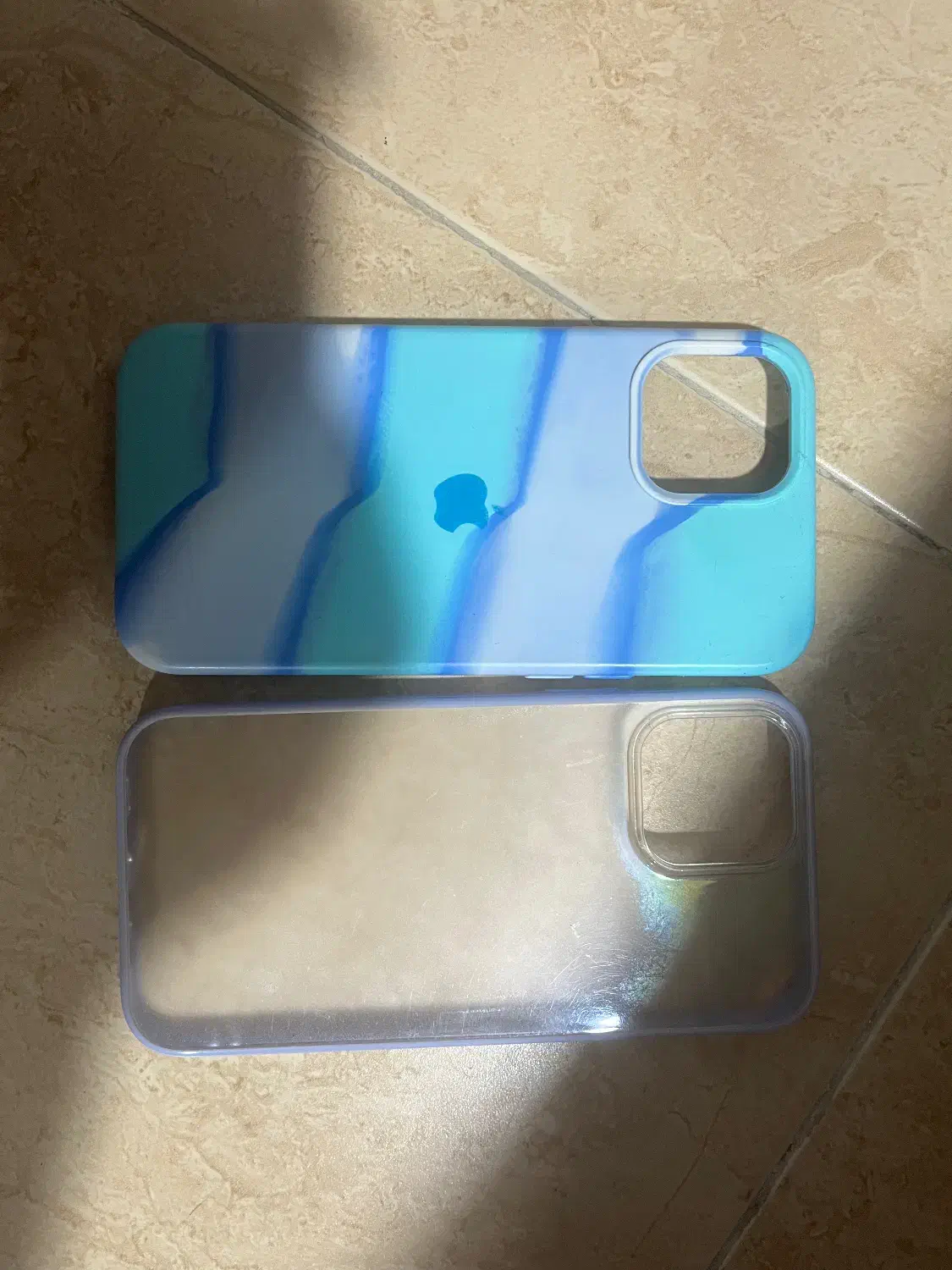 قاب گوشی۱۲پرومکس ب ۱۳پرومکسم میخورن|لوازم جانبی موبایل و تبلت|خرم‌آباد, |دیوار