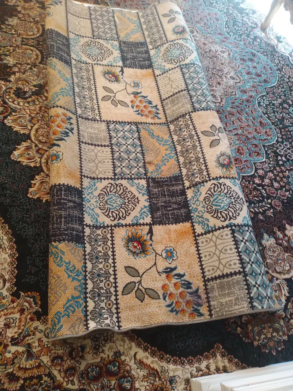 گلیم نو یگ ماه استفاده کردم|گلیم، جاجیم، گبه|بیرجند, |دیوار