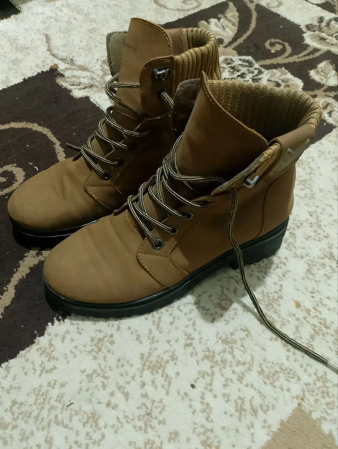 کفش|کیف، کفش، کمربند|مشهد, خواجه ربیع|دیوار