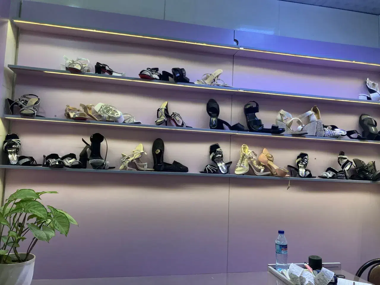 ویترین مغازه|فروشگاه و مغازه|پاوه, |دیوار