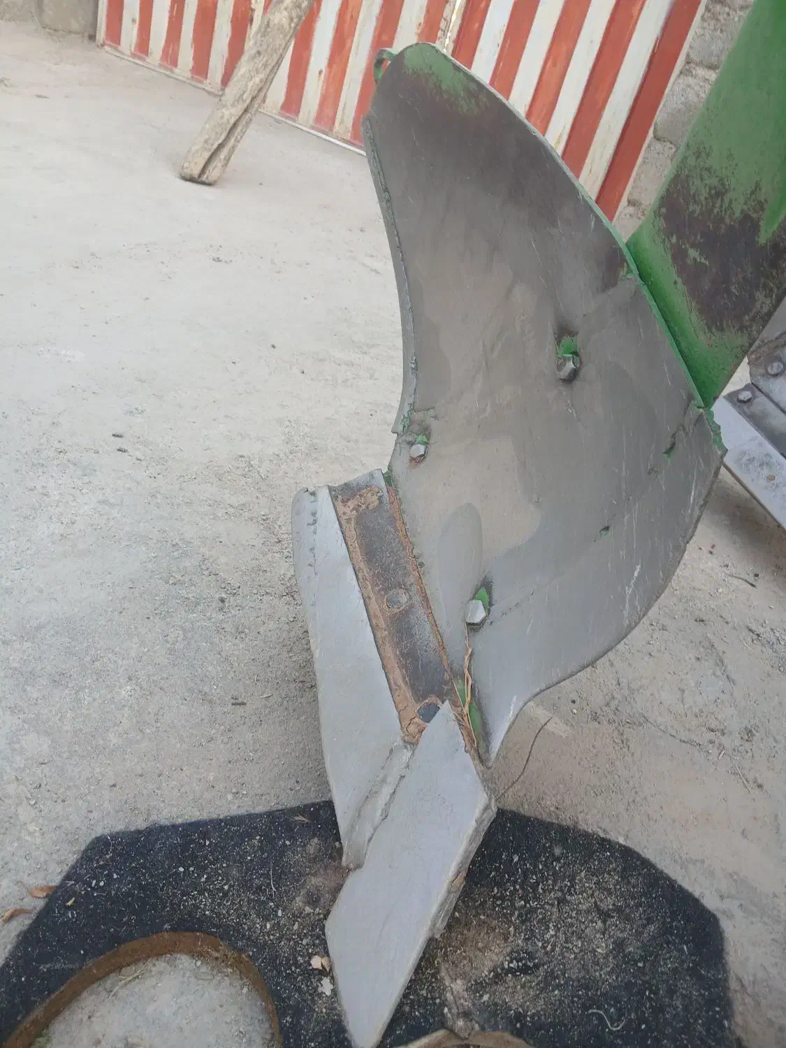 گاواهن|ماشین‌آلات صنعتی|چگنی, |دیوار