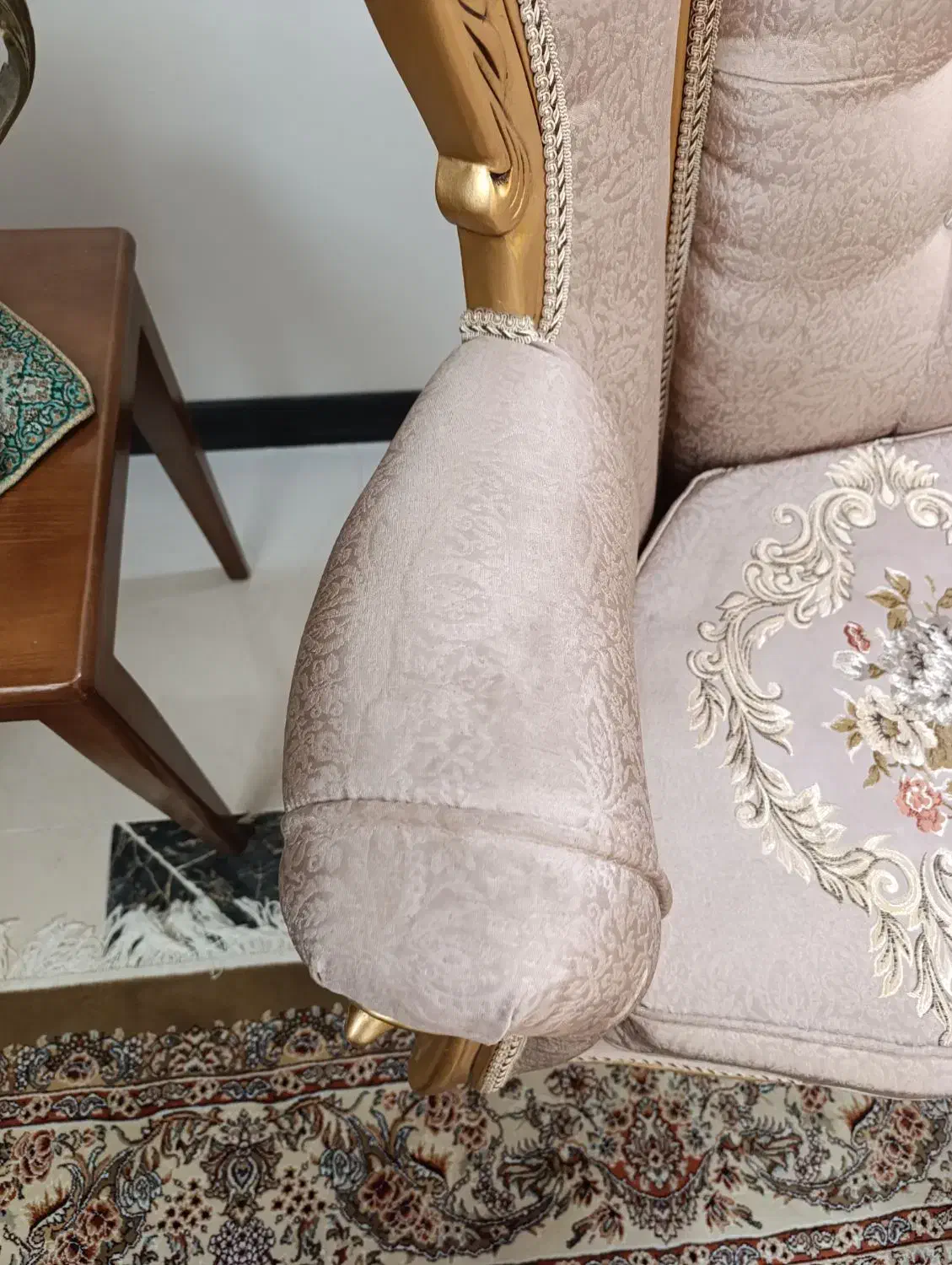 مبل 9نفره سلطنتی|مبلمان خانگی و میز عسلی|قم, زنبیل آباد|دیوار