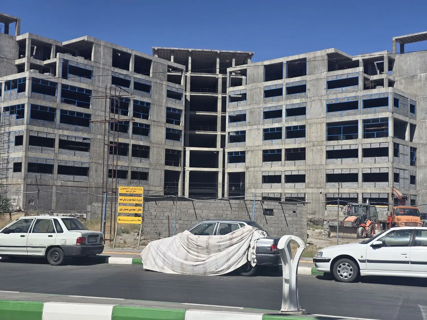 استخدام نیرو برای شاسی نما و سیمانکاری و اجرنما|استخدام معماری، عمران و ساختمانی|مشهد, امیر آباد|دیوار