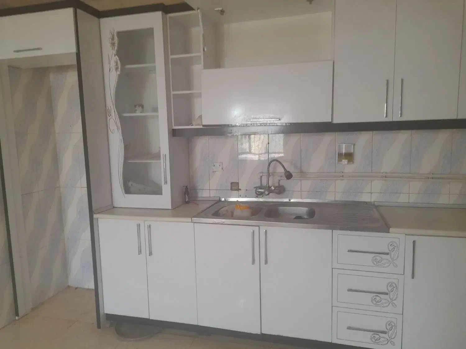 کابینت در حد نو|مصالح و تجهیزات ساختمان|نیشابور, فردوسی جنوبی|دیوار