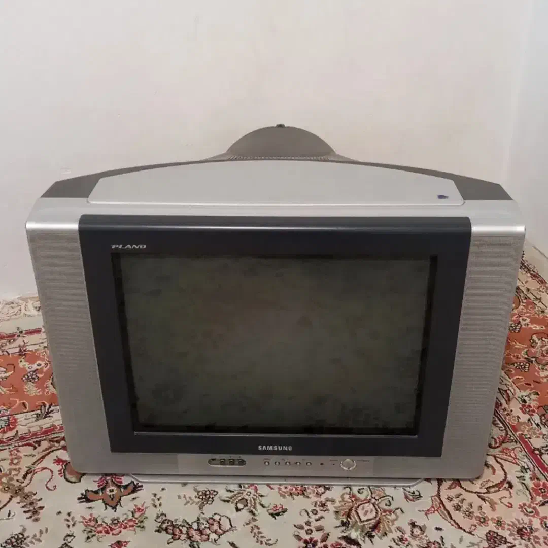 ضایعات قدیمی|تلویزیون و پروژکتور|بجنورد, |دیوار