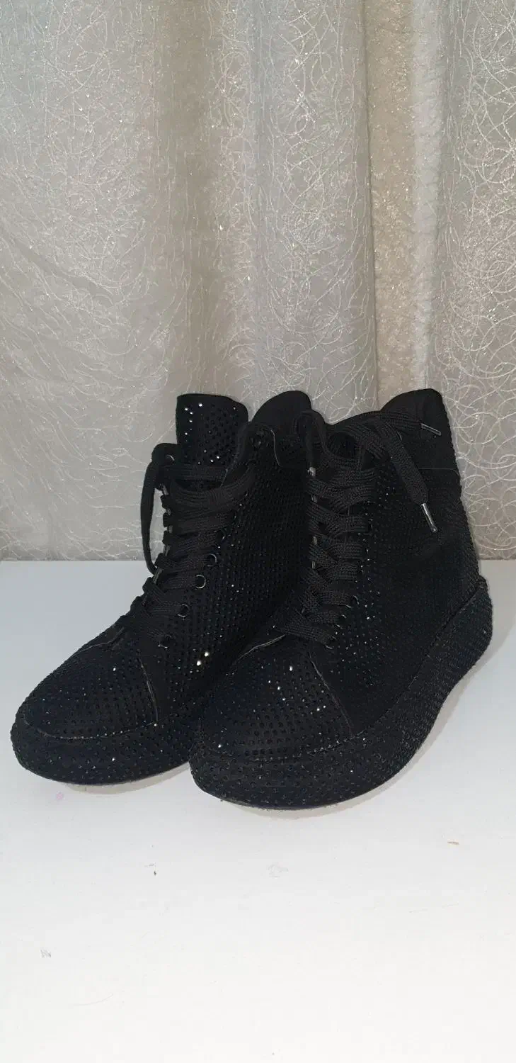 کفش|کیف، کفش، کمربند|مشهد, دریادل|دیوار