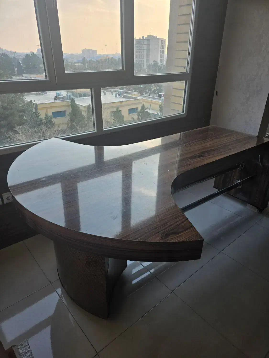 میز چوبی|مبلمان اداری|اصفهان, میرعماد|دیوار