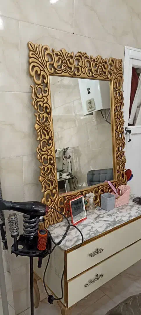 آیینه کنسول آرایشگاه زنانه|مبلمان خانگی و میز عسلی|بروجرد, |دیوار