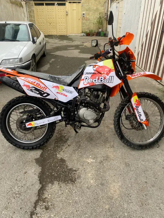 تریل|موتورسیکلت|ساری, |دیوار