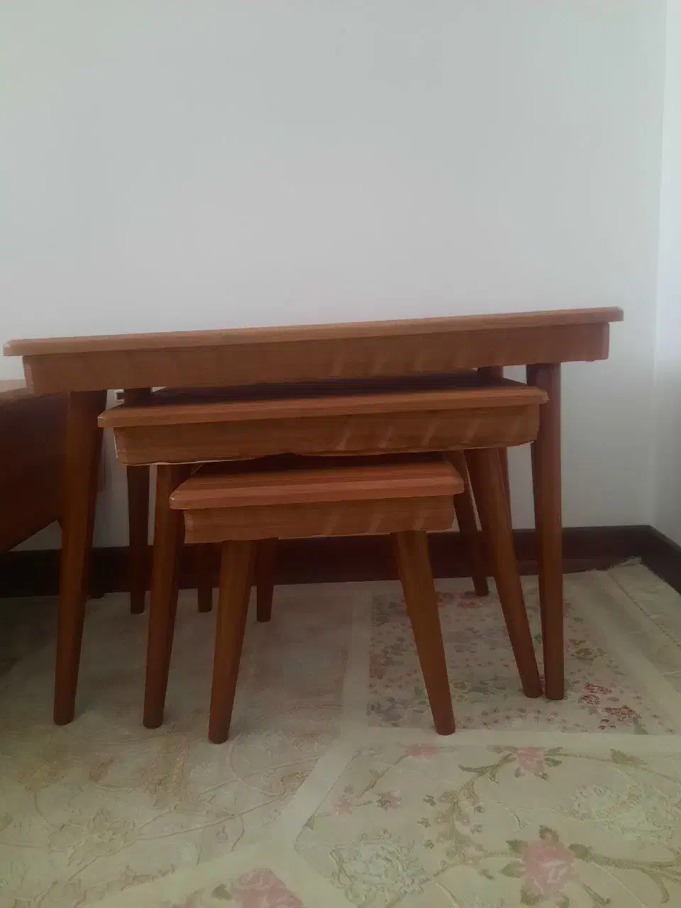 جلو مبلی و سه عدد میز عسلی|مبلمان خانگی و میز عسلی|سمنان, |دیوار