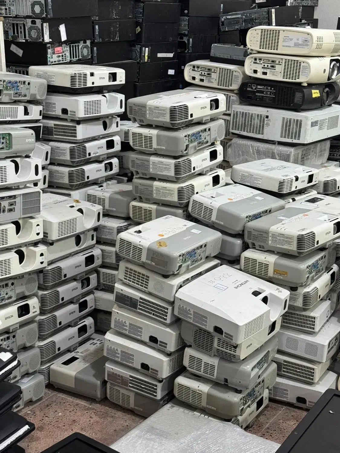 ویدیو پروژکتور اپسون سفارش اروپا عمده و تک|تلویزیون و پروژکتور|تهران, تجریش|دیوار