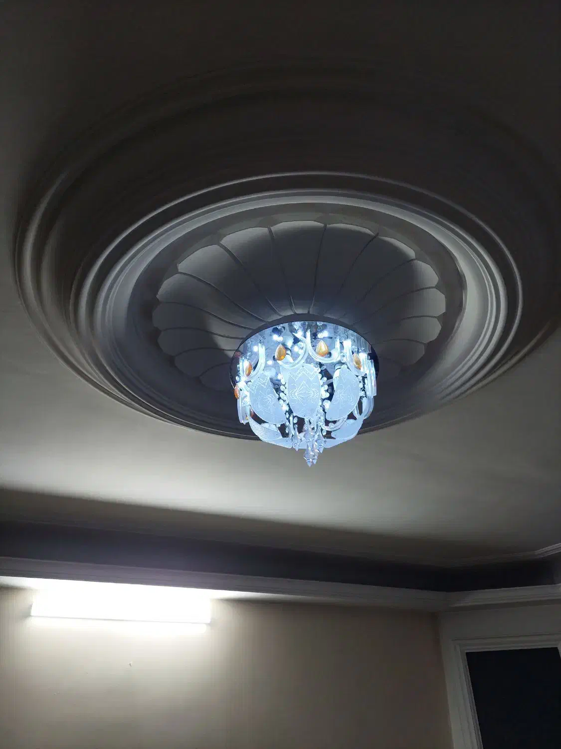 لوستر سقفی ریموت دار|لوستر و چراغ آویز|مشهد, هفت تیر (آب و برق)|دیوار