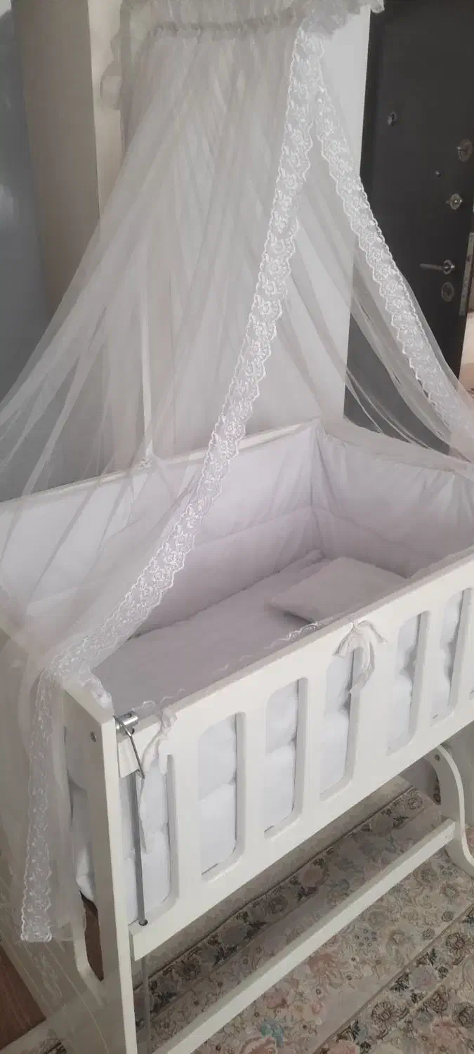 گهواره چوبی|تخت و صندلی بچه|رباط‌کریم, الارد|دیوار