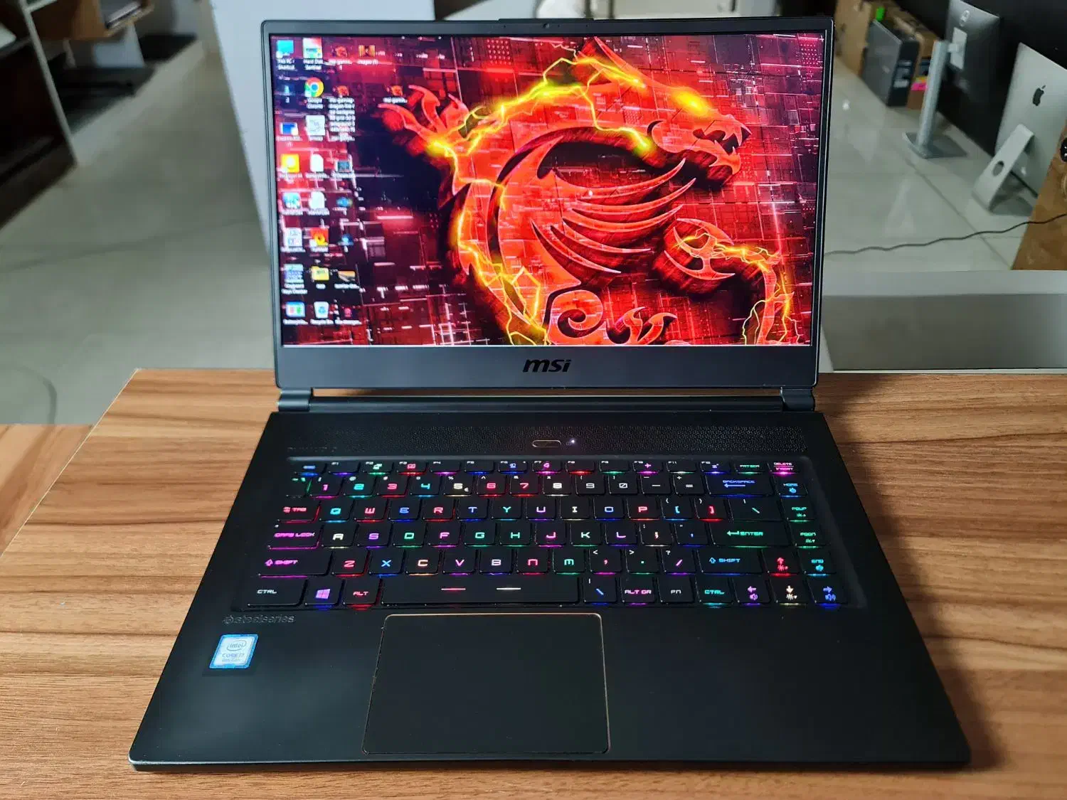 msi گیمینگ فوق اسلیم ۸گیگ گرافیک core i7 ram 32|رایانه همراه|شیراز, فرگاز|دیوار