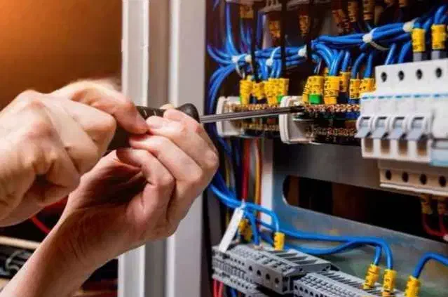تعمیرات و اجرای پروژه‌های برق و اتوماسیون صنعتی|خدمات پیشه و مهارت|تهران, هفده شهریور|دیوار