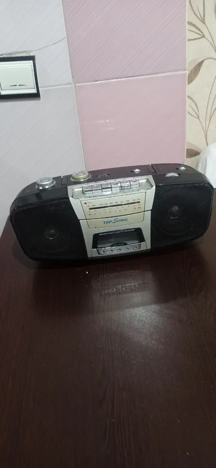 رادیو ظبط قدیمی کلکسیونی معاوضه هم میکنم|کلکسیون اشیاء عتیقه|نسیمشهر, |دیوار