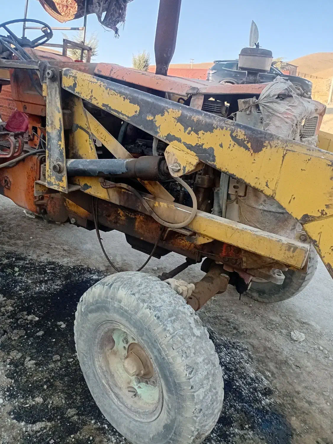 تراکتور|خودرو سنگین|لاران, |دیوار