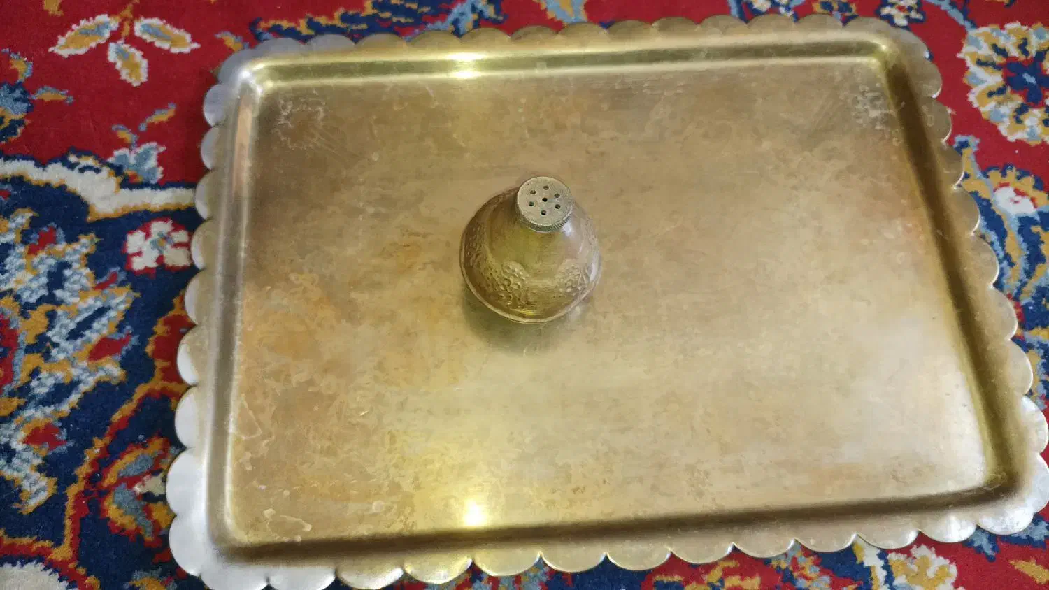 سینی برنجی و نمکدان|صنایع دستی و سایر لوازم تزئینی|تربت‌حیدریه, مسجد جامع|دیوار