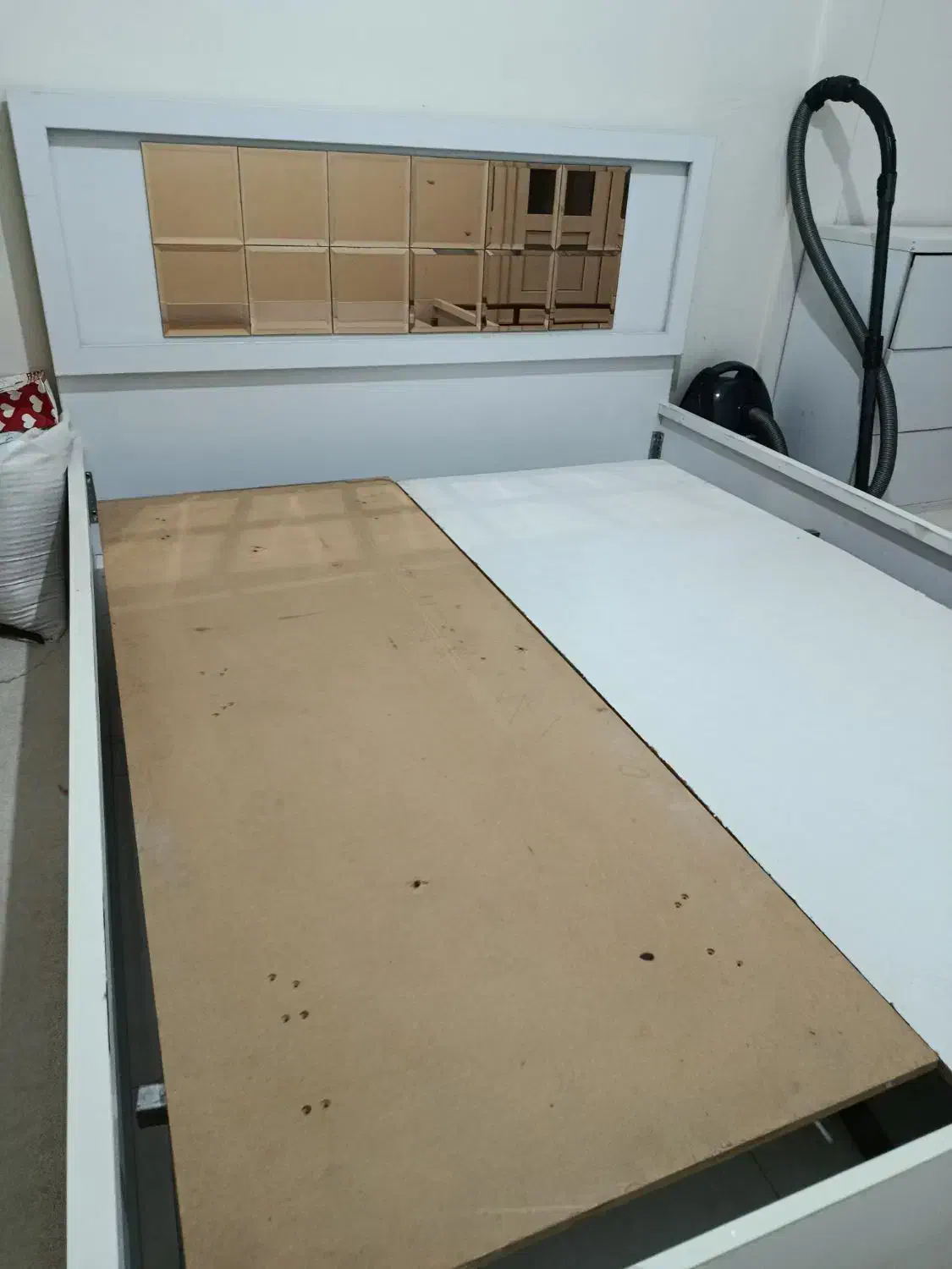 کمد و تخت|تخت و سرویس خواب|پاکدشت, حصار امیر|دیوار