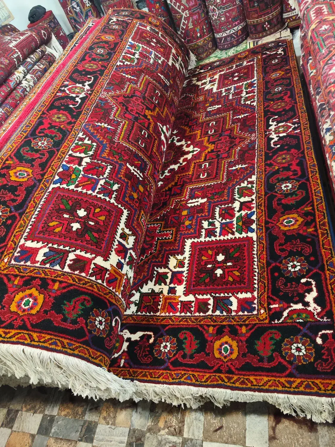 فرش دستبافت چشمه زن|فرش|بناب, |دیوار