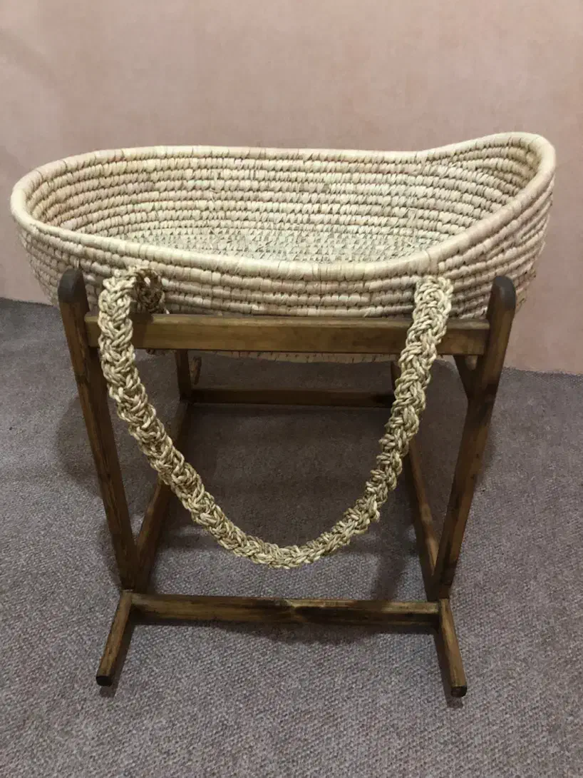 گهواره حصیری|تخت و صندلی بچه|قشم, |دیوار