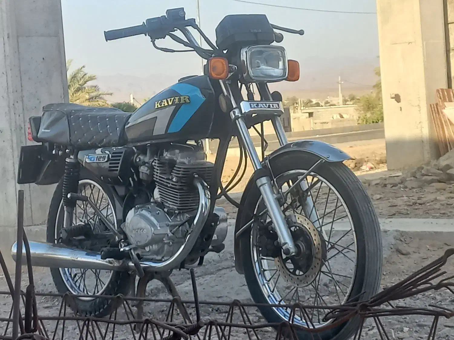مو۲۰۰کویر|موتورسیکلت|سندرک, |دیوار
