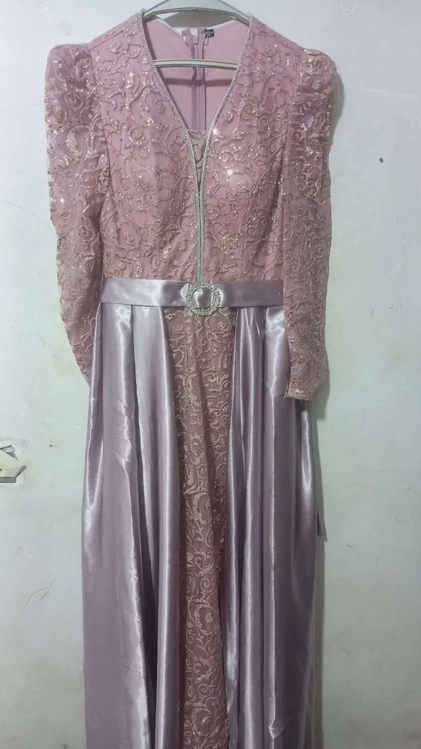 پیرهن مجلسی|لباس|ساوه, |دیوار