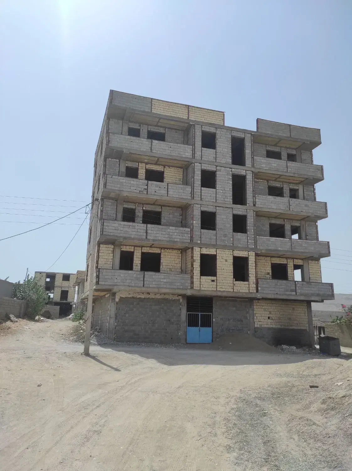 8واحد نیمه کاره روستای تیس 1200متر زیر بنا|فروش آپارتمان|چابهار, |دیوار