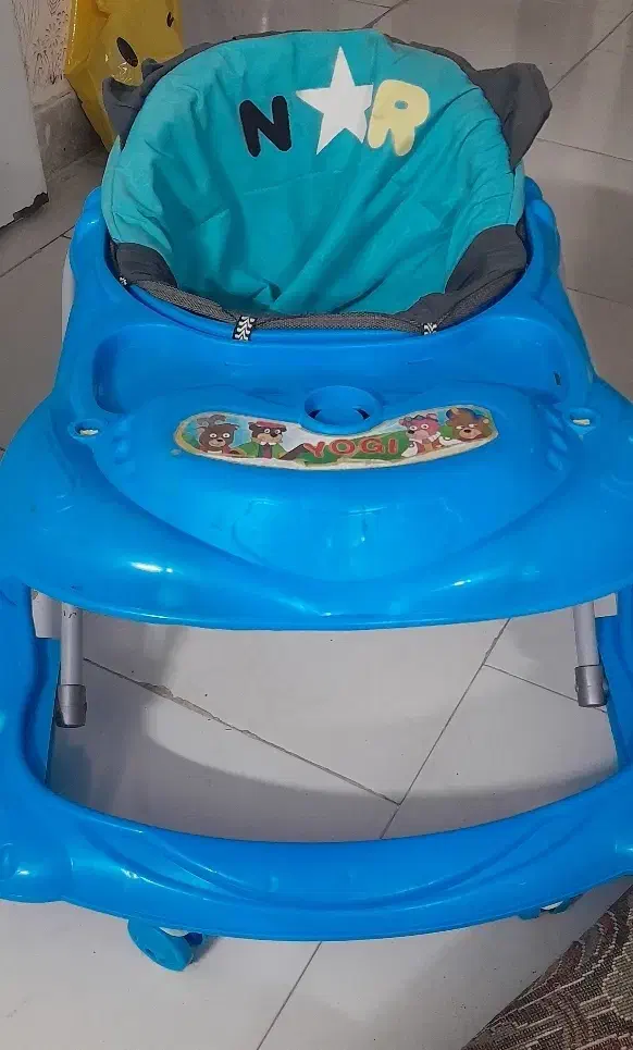 روروئک کارکرده|کالسکه و لوازم جانبی|گلبهار, شهر جدید گلبهار|دیوار