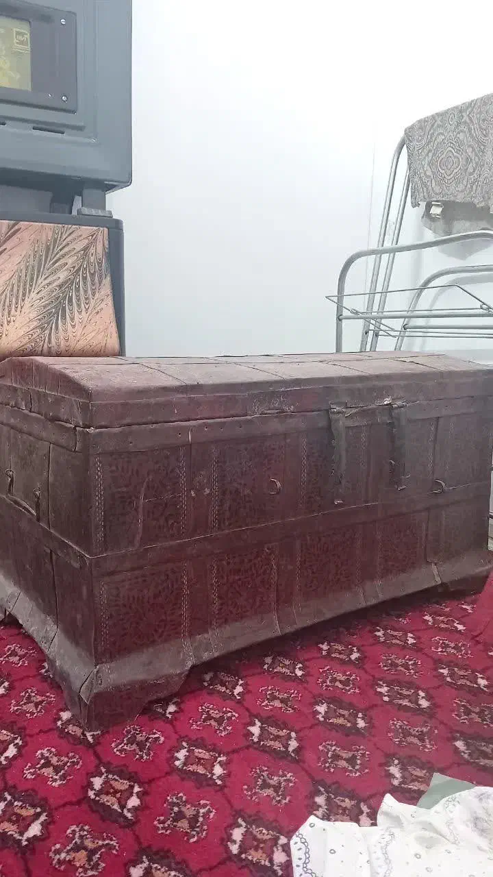 صندوقچه قدیمی|کلکسیون اشیاء عتیقه|مشهد, یاس|دیوار