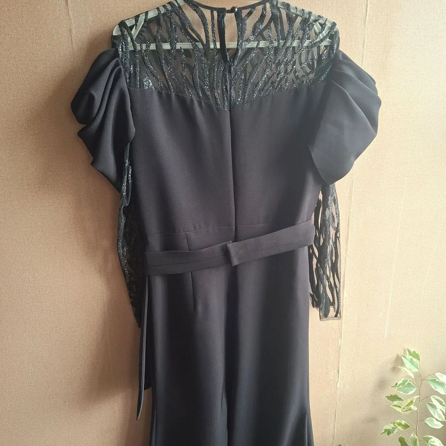 لباس مجلسی|لباس|مشهد, دانشجو|دیوار