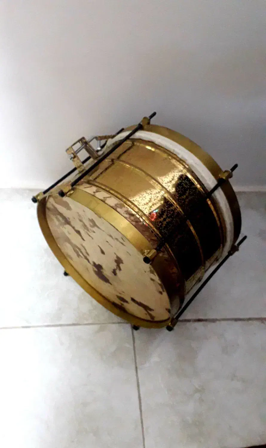 طبل طلایی طرح دار|درام و پرکاشن|اردبیل, |دیوار