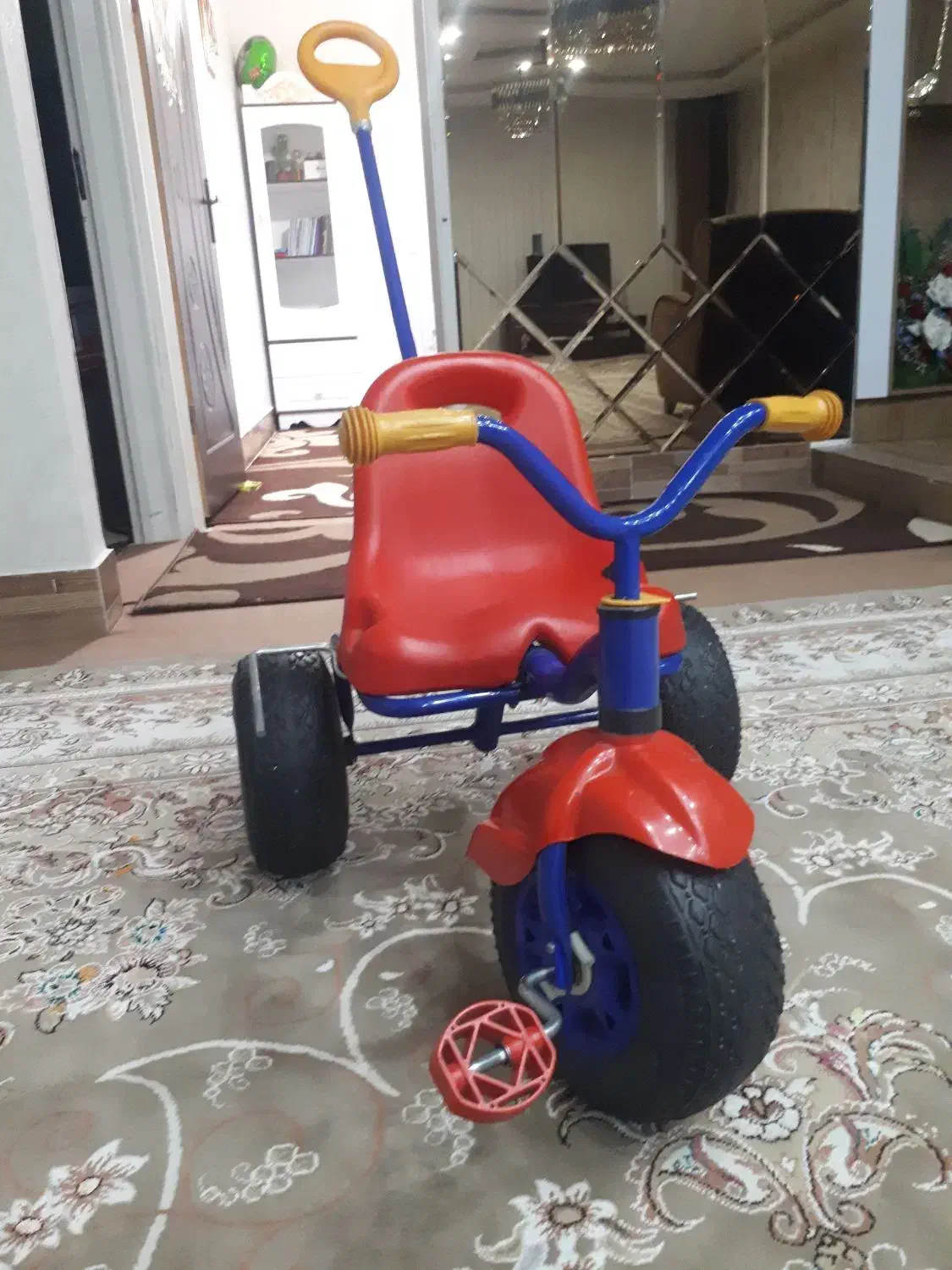 سه چرخه|اسباب‌بازی بچه|خرم‌آباد, |دیوار