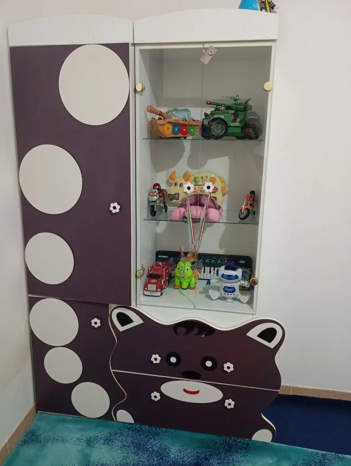 تخت یکنفره وکمد|تخت و سرویس خواب|نرماشیر, |دیوار