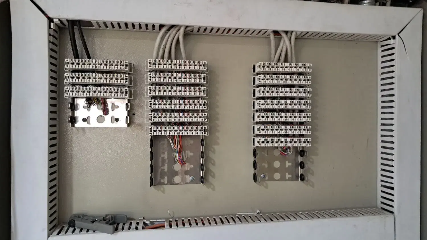 نصب سرور شبکه سانترال تلفن دوربین زیرساخت FTTH|خدمات پیشه و مهارت|تهران, عباس‌آباد|دیوار