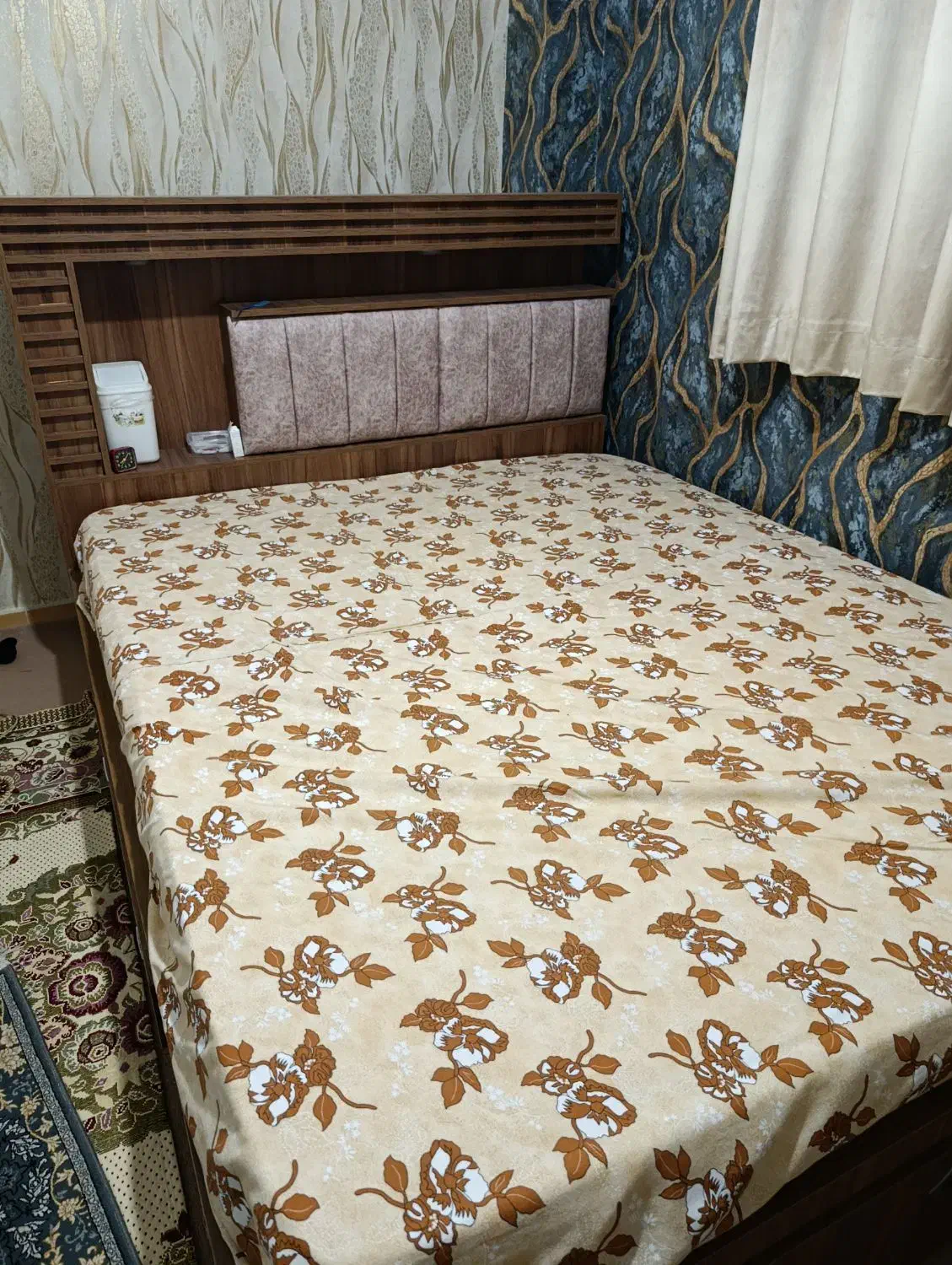 تخت دونفره نو با تشک کشو دار|تخت و سرویس خواب|رشت, چمارسرا|دیوار