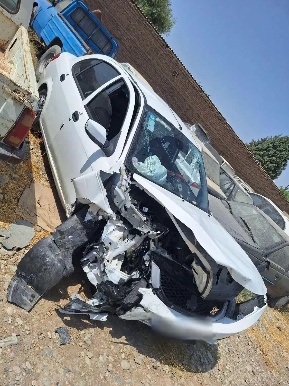 فروش ساینا تصادفی|خودرو سواری و وانت|صفادشت, |دیوار