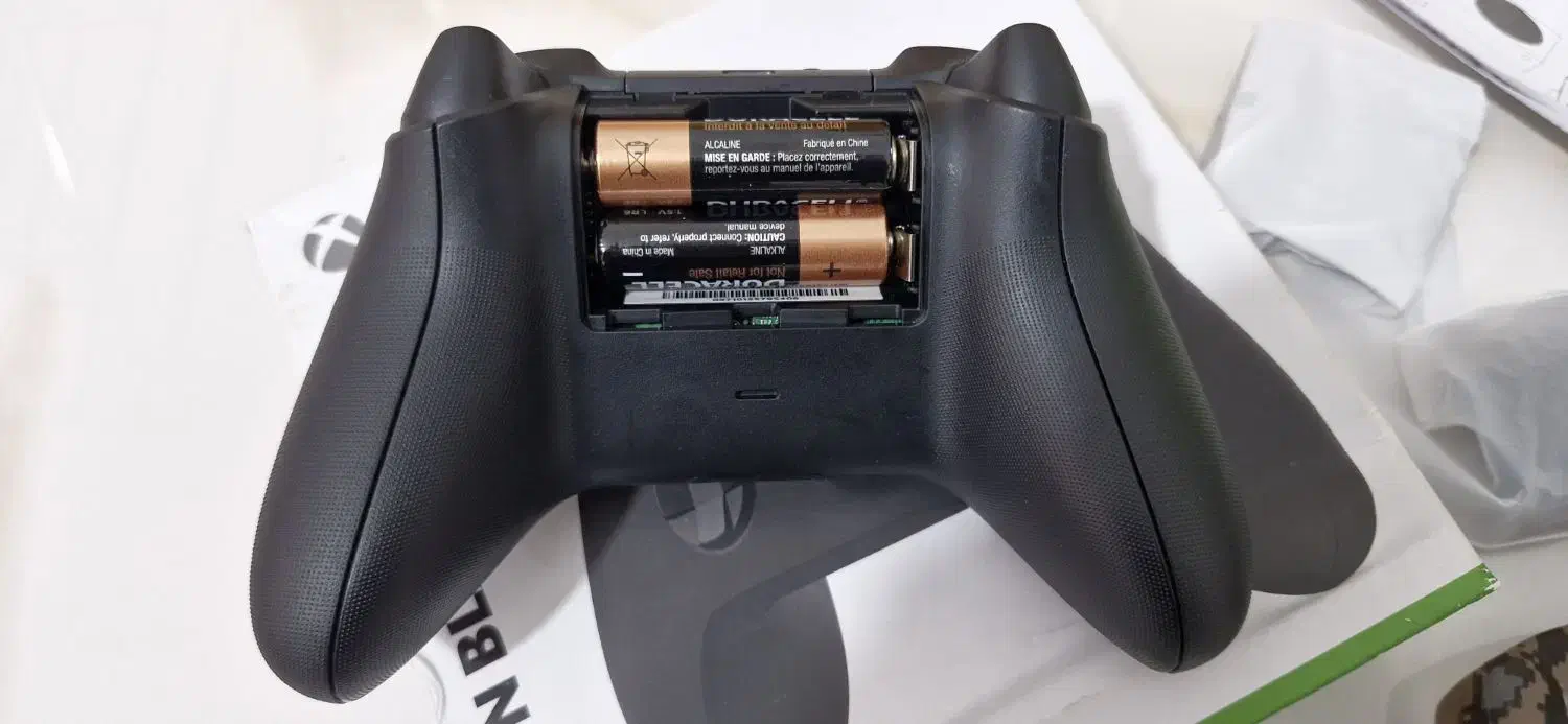 دسته xbox مشکی و فن و شارژر دسته s/s|کنسول، بازی ویدئویی و آنلاین|اصفهان, ملک‌شهر|دیوار