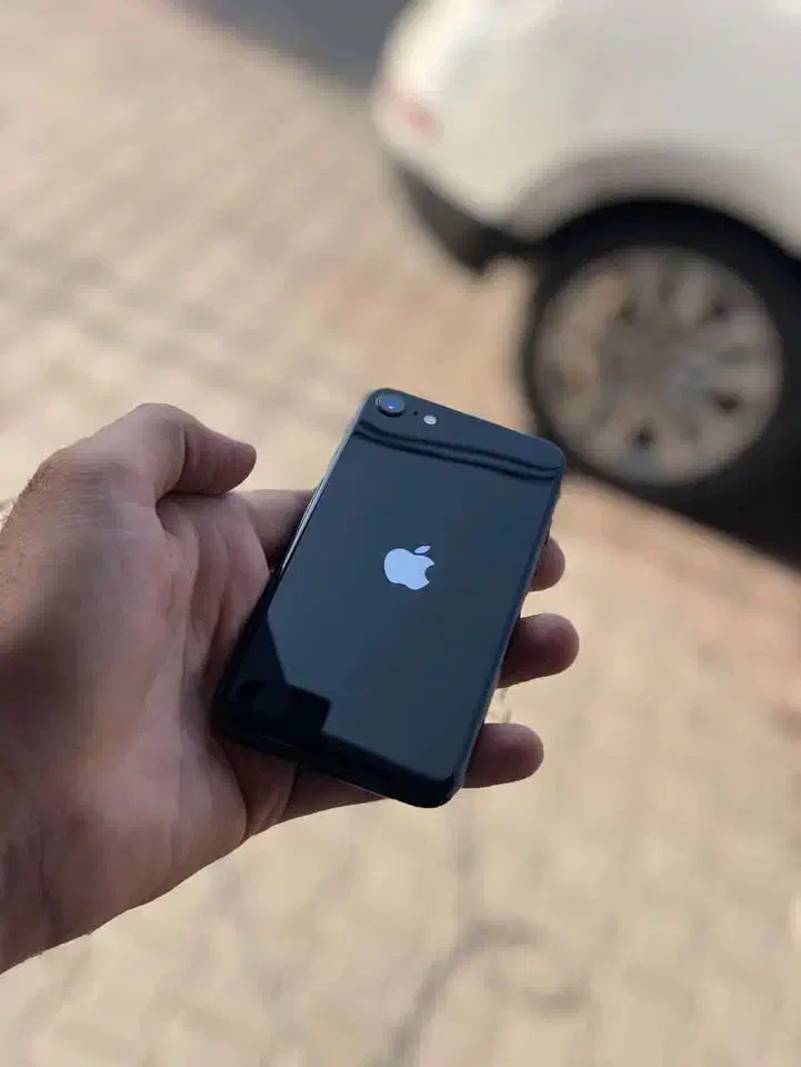 iPhone SE 2022|موبایل|خوی, |دیوار