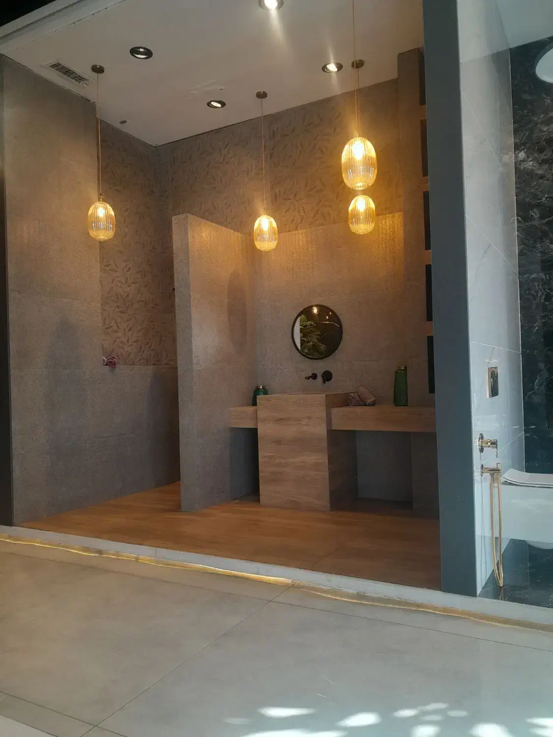 سرامیک میبد|عمده‌فروشی|تهران, شهرک استقلال|دیوار