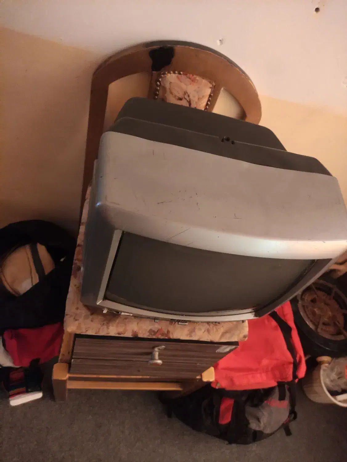 تلوزیون|تلویزیون و پروژکتور|نیشابور, ۲۲ بهمن|دیوار