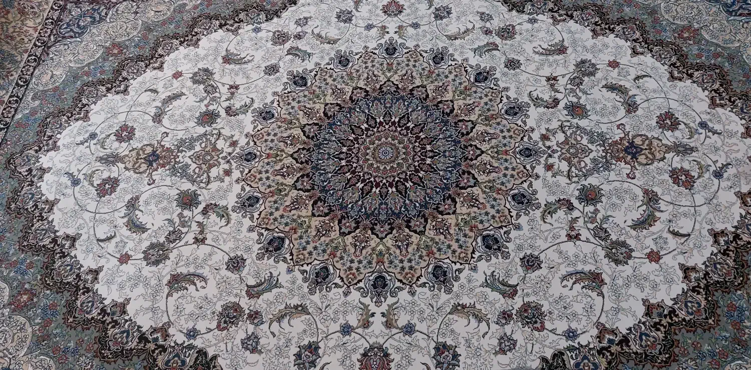 ۲عددفرش ۶متری فرهی ویک عدد ۱×۱.۵متری ۷۰۰شانه فرهی|فرش|لوشان, |دیوار