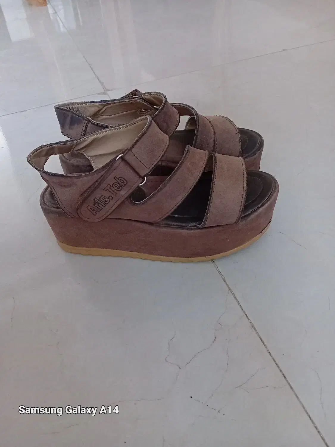 کفش|کیف، کفش، کمربند|خواف, |دیوار