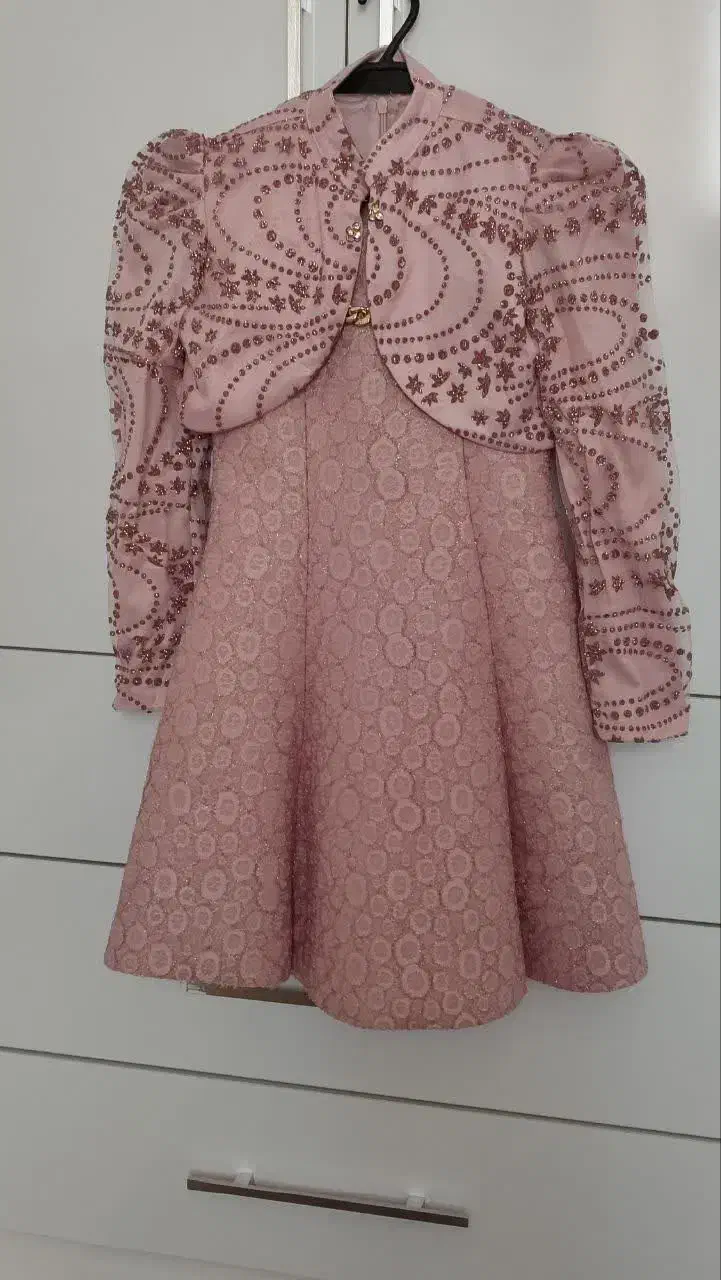 لباس مجلسی|لباس|خمین, |دیوار