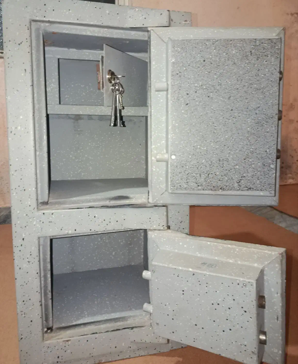 گاو صندوق|ابزارآلات|همدان, |دیوار