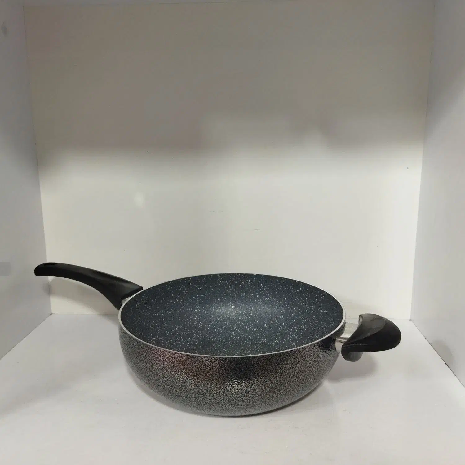 ماهیتابه ووک گرانیتی عروس مدل سربی سایز 28|ظروف پختوپز|رشت, منظریه|دیوار