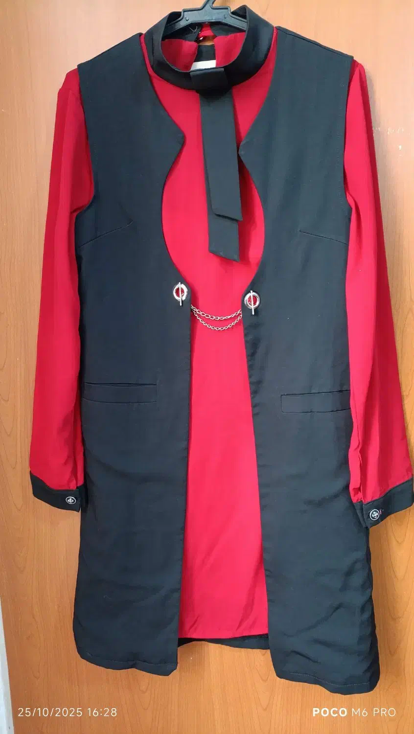 مانتو|لباس|بومهن, |دیوار