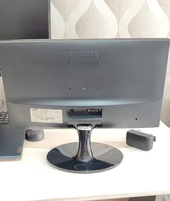 مانیتور samsung s19c325n plus|قطعات و لوازم جانبی رایانه|تهران, شهرآرا|دیوار